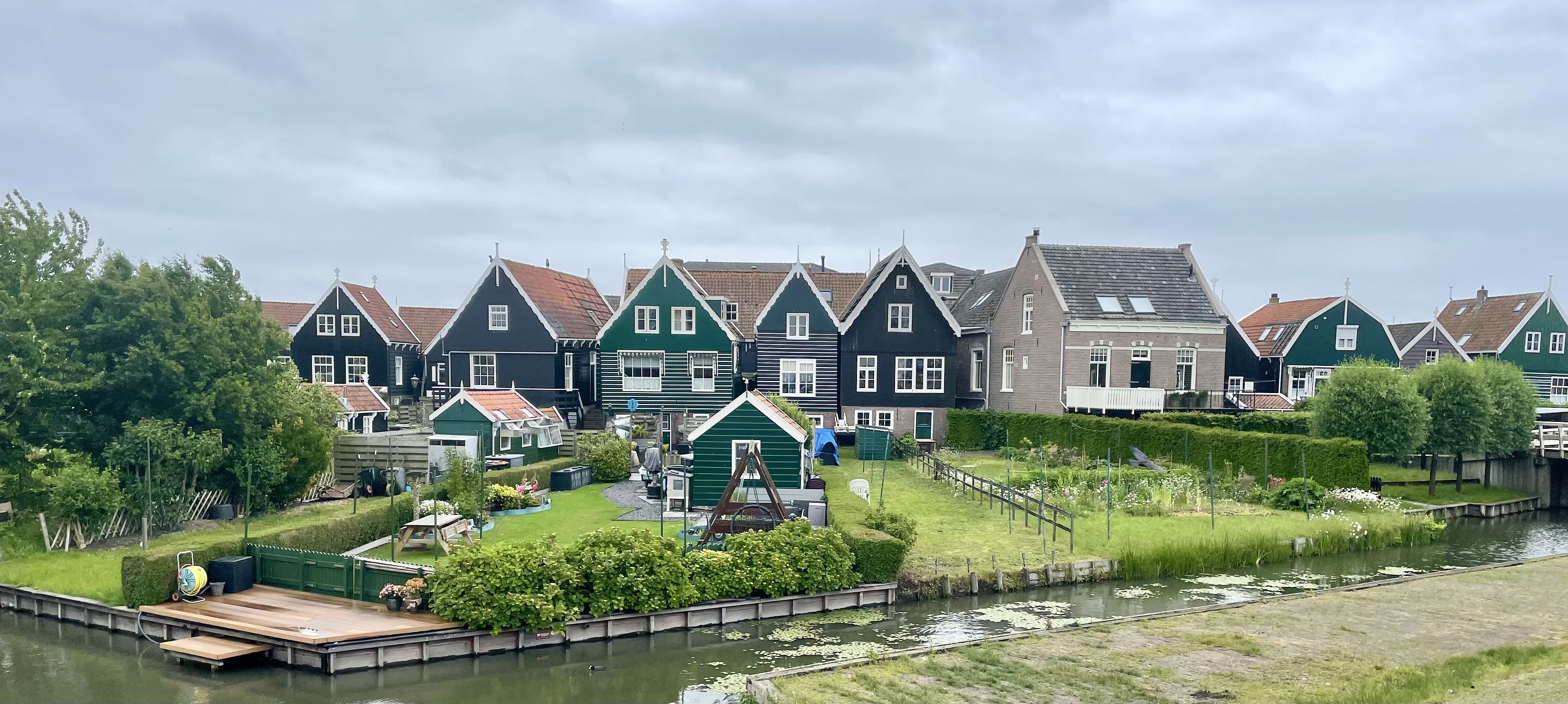 Green homes in Marken